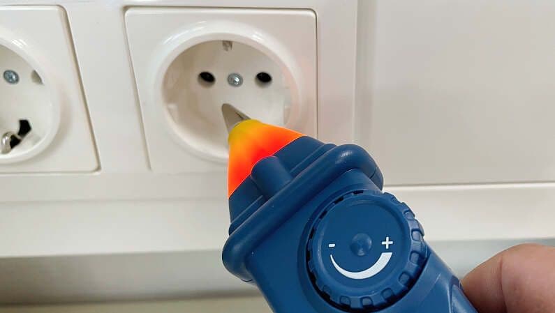 Tester LAN i lokalizator przewodów PAN LEITUNGSSUCHER 3x1,5V AAA